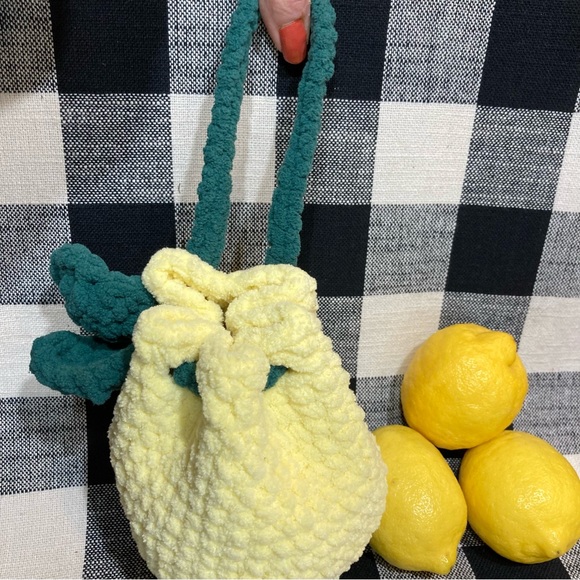 Fresh lemony goodness is this hand knit, super soft, lemon, design purse / pouch - Picture 8 of 13
